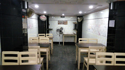 Ganga Fuji Restaurant, D 5/8, Vishwanath Galli , Kalika Galli, Near Vishwanath Temple, Lahori Tola, Varanasi, Uttar Pradesh 221001, India, Western_Restaurant, state UP