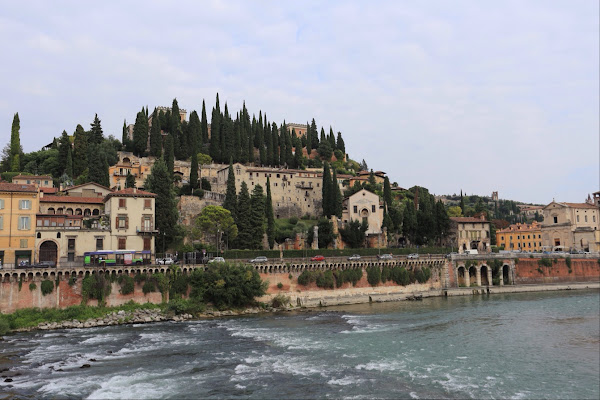 Ponte Pietra, Via Ponte Pietra, 34, 37121 Verona VR, Italy