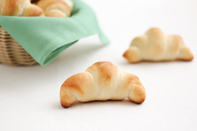 close-up photo of a crescent roll