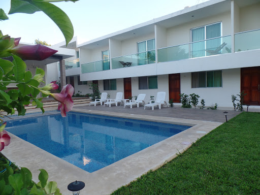 Hotel Villa Escondida Campeche, calle 2 manzana E lote 5, Unidada Habitacional Adolfo Lopez Mateos, 24036 Campeche, Camp., México, Alojamiento en interiores | CAMP