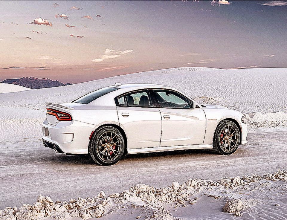 White 2015 Dodge Charger Hd
