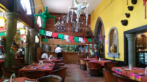 El Patio, Calle Independencia 186, Centro, 45500 San Pedro Tlaquepaque, Jal., México, Restaurante de comida criolla | JAL