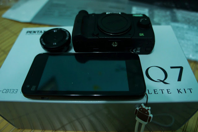 壓垮理智的稻草Pentax Q7 COMPLETE KIT開箱
