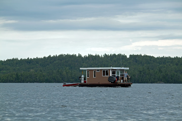 Аренда каютного катера на несколько дней по рекам-озерам США ?