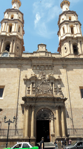 Plaza SS Benedicto XVI (Plaza Catedral), 37000, Álvaro Obregón 113, Centro, León, Gto., México, Lugar de interés histórico | GTO