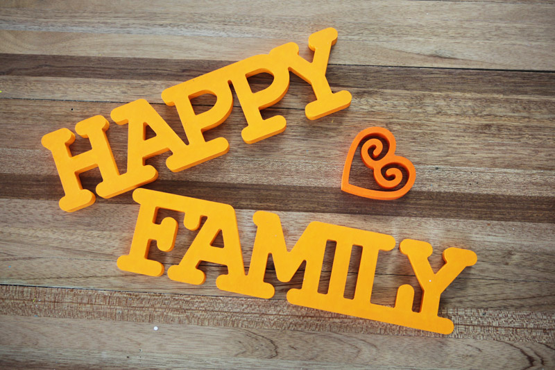 We are happy family. Family надпись. Happy Family надпись. Семья слов. Семья буквы.
