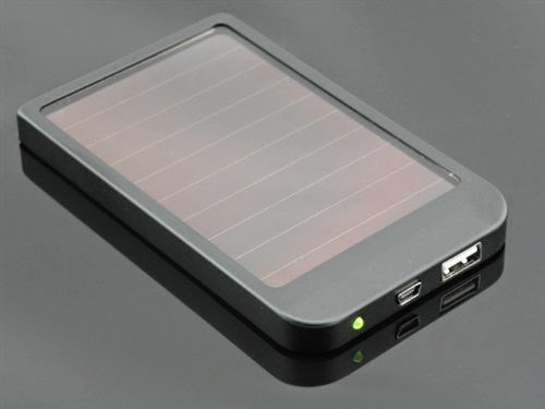  2600mAh P-2600 LED Solar Power Charger for Moblie Phone / Digital Camera Black
