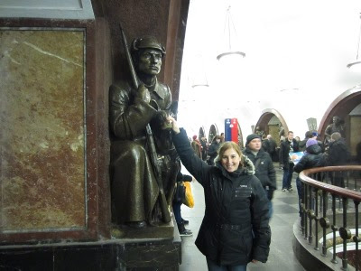 Nochevieja en Moscú (26-dic-11 al 02-en-12) - Blogs de Rusia - Día 3 – Tumba de Lenin, Monasterio de Novodevichi e itinerario por el Metro. (8)
