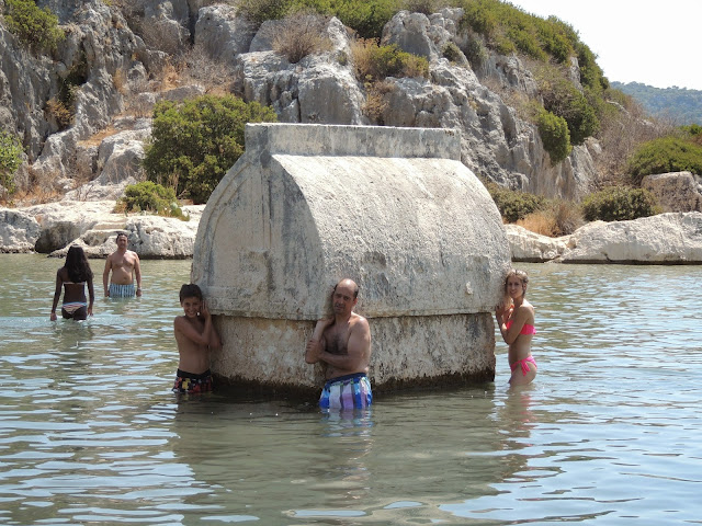 Costa Licia De Turquía. Vacaciones Entre Ruinas Y Mar Azul - Blogs de Turquia - Día de barco hacia Kekova y Simena. Ruinas sumergidas en el intenso azul del mar (8)