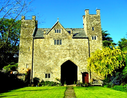 Tower Gatehouse, Wales.  From 5 Great Castles to Stay in - and some fun castle resources for kids