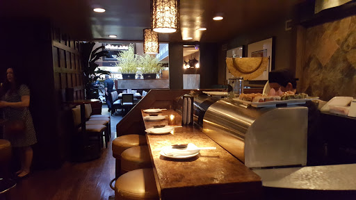 Asian Fusion Restaurant «Metropolitan Cafe», reviews and photos, 8 E Main St, Freehold, NJ 07728, USA