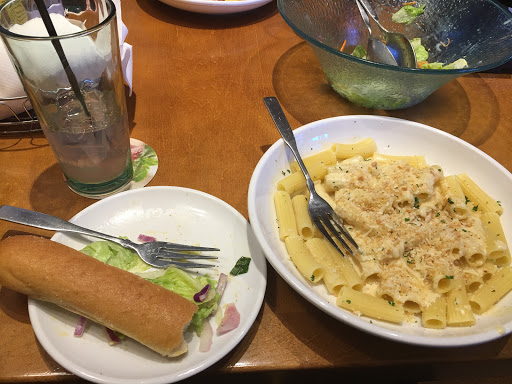Italian Restaurant «Olive Garden», reviews and photos, 392 Patriot Pl, Foxborough, MA 02035, USA