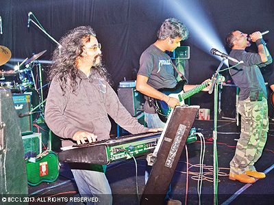 Parikrama band performs at IIM Lucknow. 