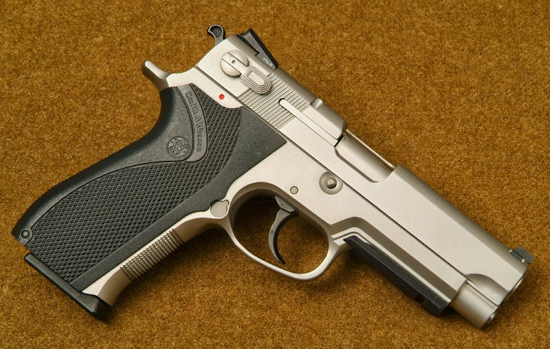 Smith & Wesson 5906 калибр 9mm Para.