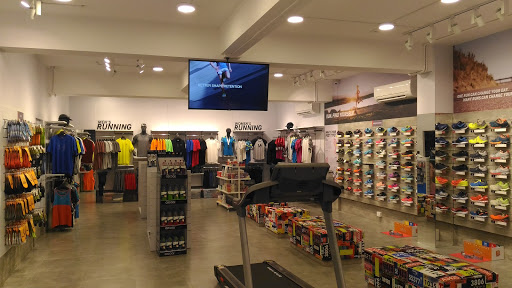 Running Lab, 237, 7th Cross Road, Binnamangala, Hoysala Nagar, Indiranagar, Bengaluru, Karnataka 560038, India, Running_Shop, state KA