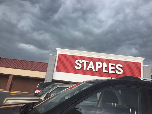 Office Supply Store «Staples», reviews and photos, 2180 MacArthur Rd, Whitehall, PA 18052, USA