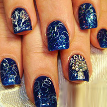 unhas azuis decoradas para o Réveillon