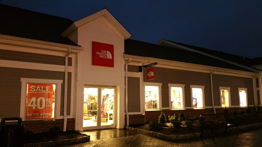 Clothing Store «The North Face Outlet», reviews and photos, 461 Evergreen Ct, Central Valley, NY 10917, USA