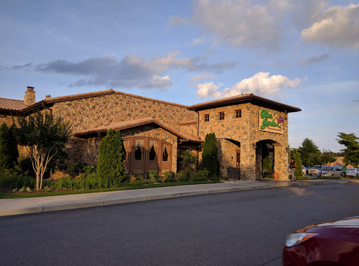 Italian Restaurant «Olive Garden», reviews and photos, 4467 S Laburnum Ave, Henrico, VA 23231, USA