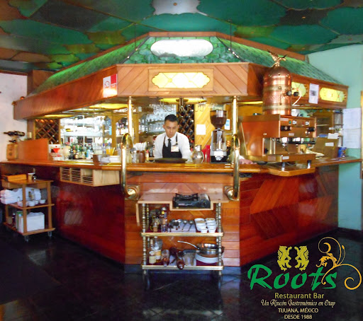 Roots Restaurante Bar, Av. Centro Comercial 17124, Otay Constituyentes, 22457 Tijuana, B.C., México, Restaurante de comida para llevar | BC