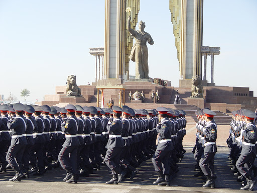 Памятник Исмоилу Сомони
