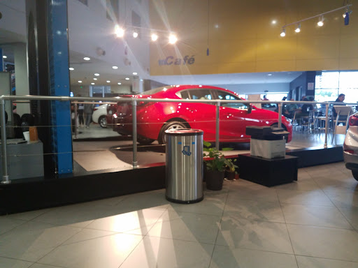Mazda Galerías, Av. Vallarta 6218, Fracc. Jocotán, 45017 Zapopan, Jal., México, Tienda de vehículos de segunda mano y de ocasión | JAL