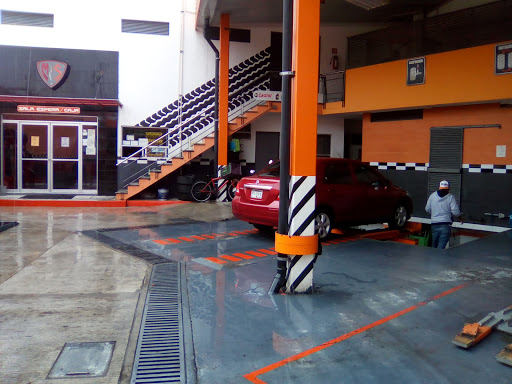 Taller Automotriz M S, Av. La Huerta 403, Morelos, 58030 Morelia, Mich., México, Taller de reparación de automóviles | MICH