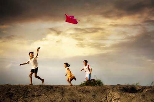Chùm thơ viết về ký ức tuổi thơ với những kỷ niệm đẹp Thơ hay viết về tuổi thơ cảm động