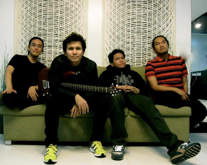 Sponge-Cola-feat-Chito-Miranda-and-Los-Magno-XGF.jpg Sponge Cola feat. Chito Miranda & Los Magno – Xgf Lyrics