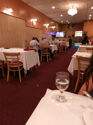 Restaurant «India Palace Restaurant», reviews and photos, 242 E Geneva Rd, Wheaton, IL 60187, USA