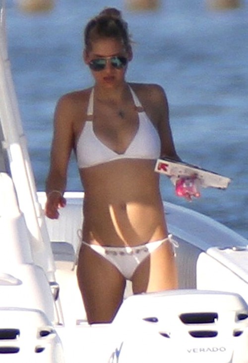 Anna Kournikova On A Yacht In A Bikini In Miami 01