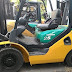 FD25-17 xe nâng diesel Komatsu 2.5 tấn