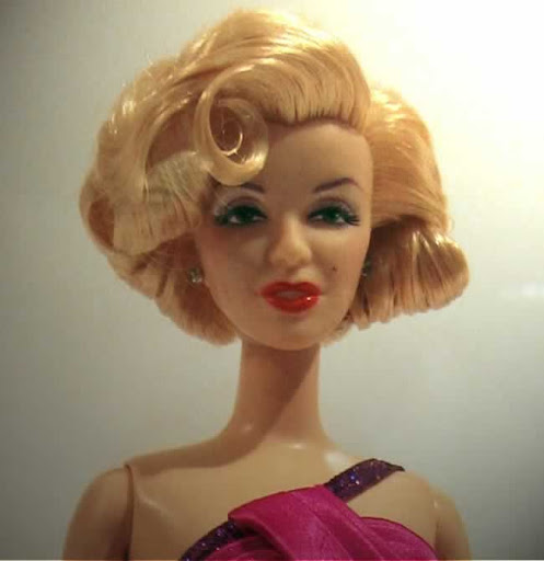 Barbie Marilyn Monroe de la película "Cómo casarse con un millonario"