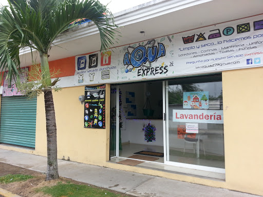 Lavanderia Aqua Express Cunduacan, D, Av. Pico de Oro 176, Centro, 86690 Cunduacán, Tab., México, Servicio de lavandería | TAB