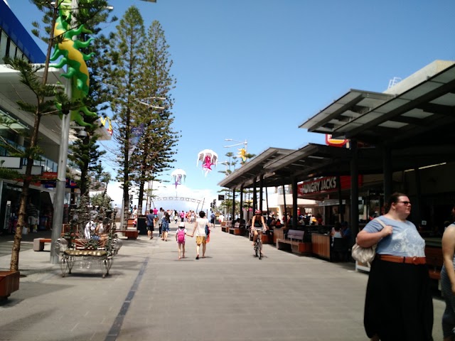 Surfers Paradise Beachfront Markets
