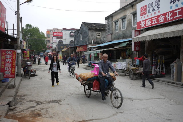man on tricycle cart in Nanping, Zhuhai