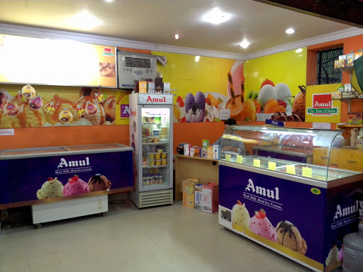 Amul Ice Cream Parlour, near Meridian School, Rd Number 7, Banjara Hills, Hyderabad, Telangana 500034, India, Dessert_Shop, state TS