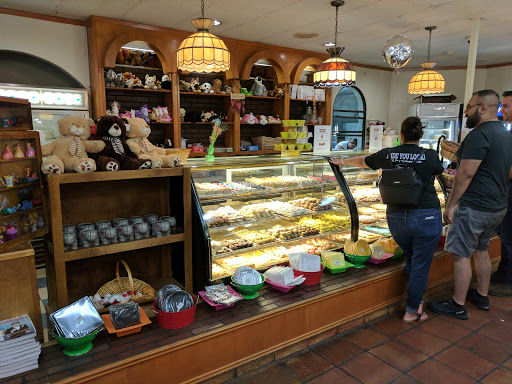 Bakery «Nadler’s Bakery, Delicatessen & Catering», reviews and photos, 1621 Babcock Rd, San Antonio, TX 78229, USA
