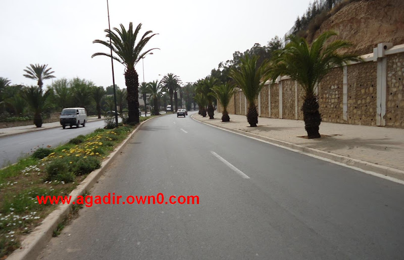 شارع الجيش الملكي وسط مدينة اكادير DSC02050