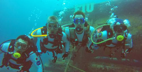Finding Neemo 18 Aquanauts Complete Underwater Mission