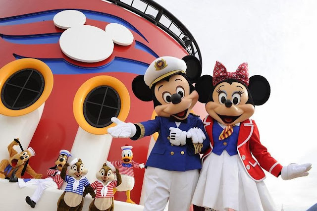 All Aboard! Aventures sur le Disney Magic en Méditerranée, Aout 2013 - Page 2 Mickey_Minnie_Cruise