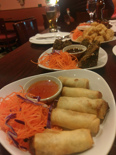 Thai Restaurant «Nusara Thai Kitchen», reviews and photos, 82-80 Broadway, Elmhurst, NY 11373, USA