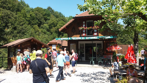Grotte et Cascade de Seythenex