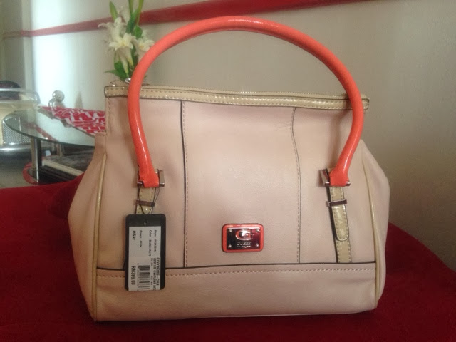 De Rubies: Clearance Sale!! Guess Handbags
