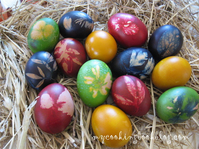 Великденски яйца декорирани с тревички и цветя - My Cooking Book Blog