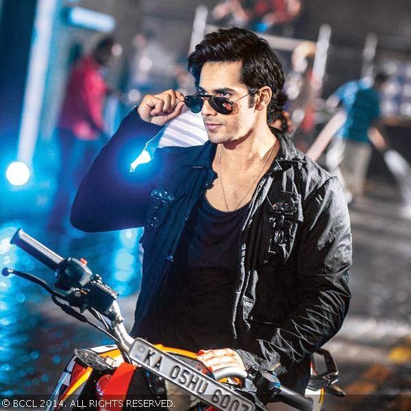 Varun Dhawan in a still from the Bollywood rom-com Main Tera Hero.