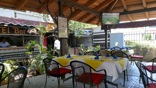 Barrio de Quilmes, Manuel Payno 502, Jardines Vista Hermosa, 28017 Colima, Col., México, Restaurante especializado en filetes | COL