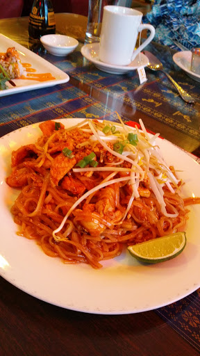 Thai Restaurant «My Thai Restaurant», reviews and photos, 2312 W Springfield Ave, Champaign, IL 61821, USA