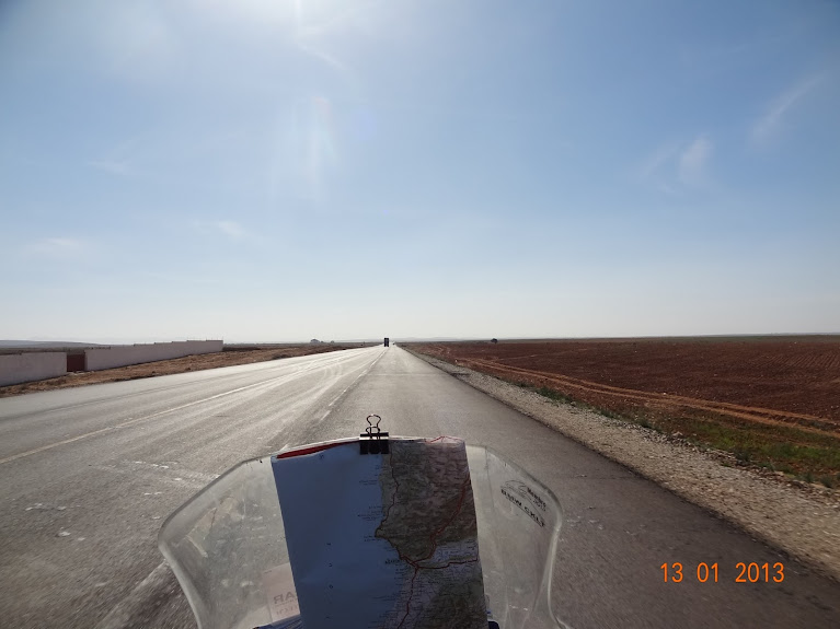 Marrocos e Mauritãnia a Queimar Pneu e Gasolina - Página 4 DSC05644