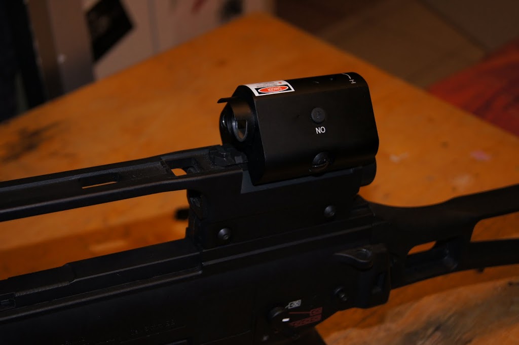 EA G36 Type Heavy Duty Red Dot Sight w/ Laser DSC06936